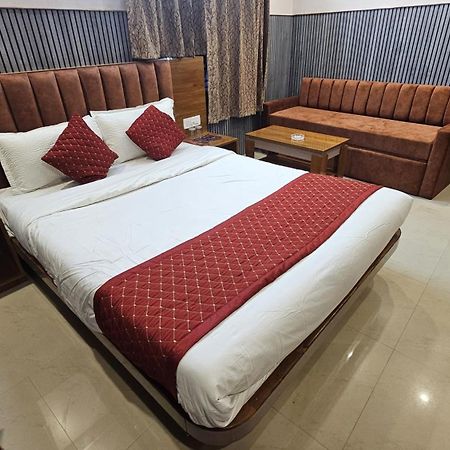 Tirupati Lodge Njp Sziliguri Kültér fotó